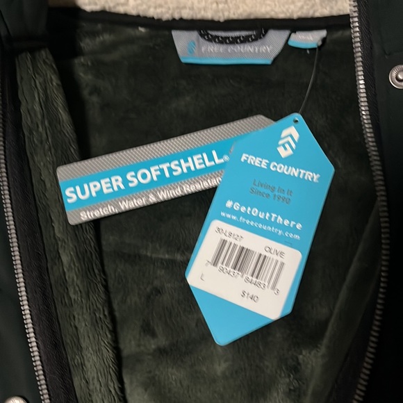 Free Country Softshell Jacket with Sherpa Lined Hood and Soft inner lining. - Picture 5 of 16